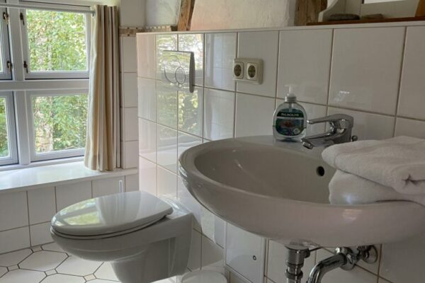 Große Ferienwohnung – Badezimmer