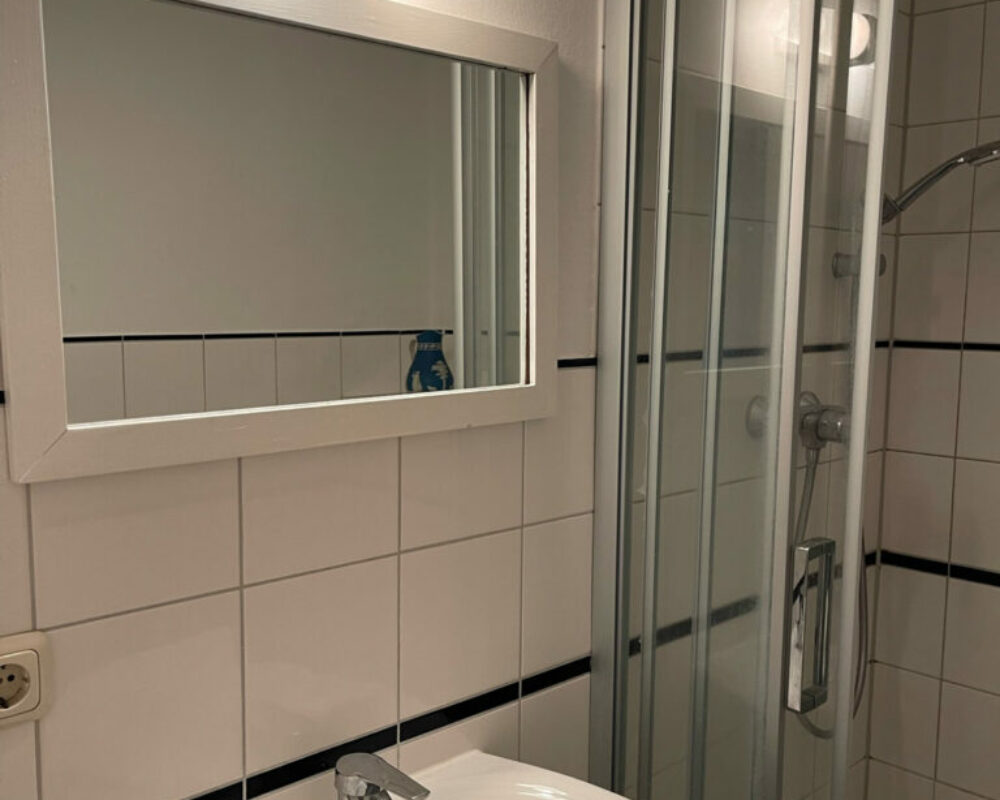 Kleine Ferienwohnung – Badezimmer mit Dusche