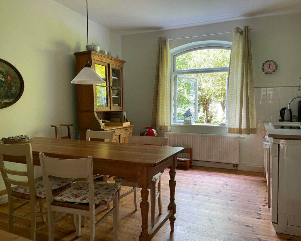 Kleine Ferienwohnung – Küche mit Essbereich