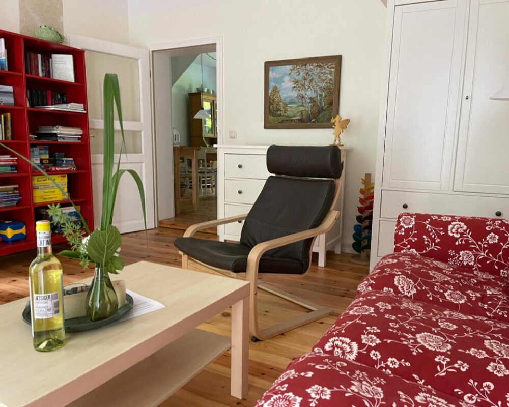 Kleine Ferienwohnung – Wohnzimmer mit Sitzecke