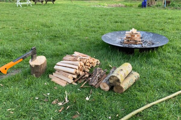Grillplatz mit Feuerschale